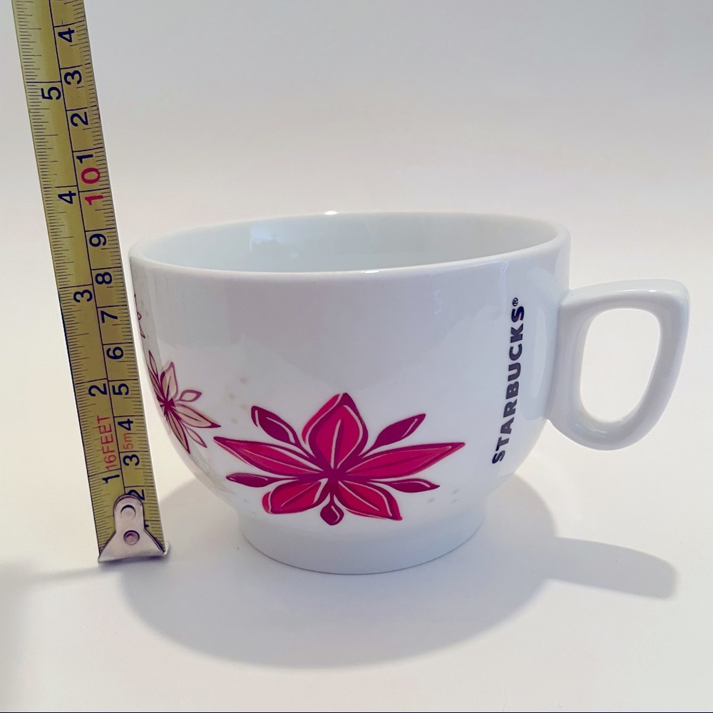 Starbucks 2013 Coffee Mug Holiday Poinsettia